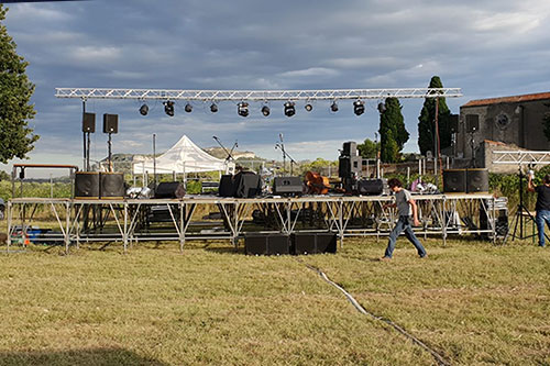 Scene_festapic_fontanes Scène du Festapic dans le village de Fontanès, dans l'Hérault (34)